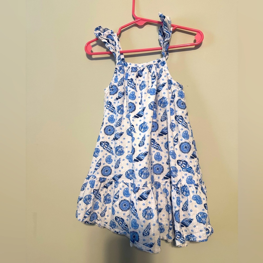 Vineyard vines toddler 2T Dress
Lined. Great condition. 
Print: ocean breeze